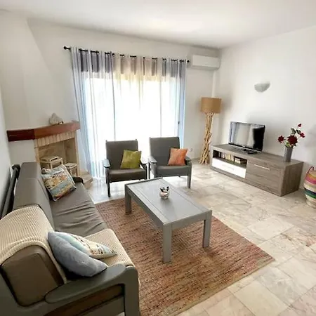 Appartamento With Terrace & Pool In Alporchinhos Armação de Pêra