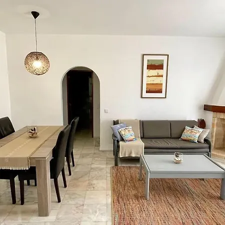 Appartamento With Terrace & Pool In Alporchinhos Armação de Pêra
