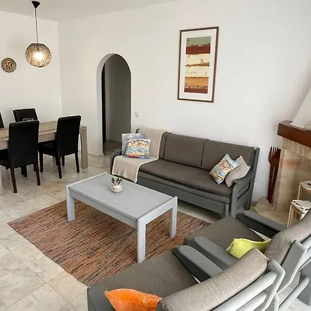 With Terrace & Pool In Alporchinhos * Armacao de Pera